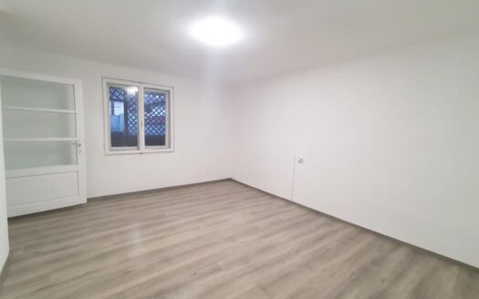 Casă 5 camere în Sectorul 5, Str. Flautului, Excelent conectată, zonă liniștita